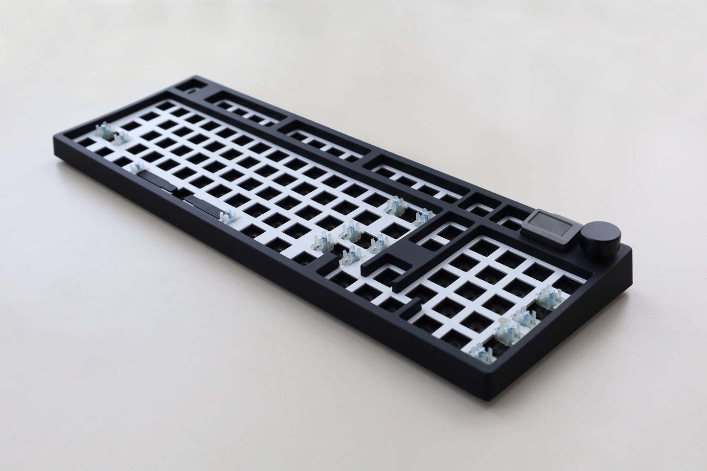 NJ98 keyboard solid black case steel plate
